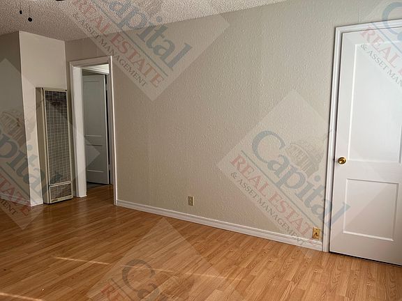 4th image of 327 E Steed Dr