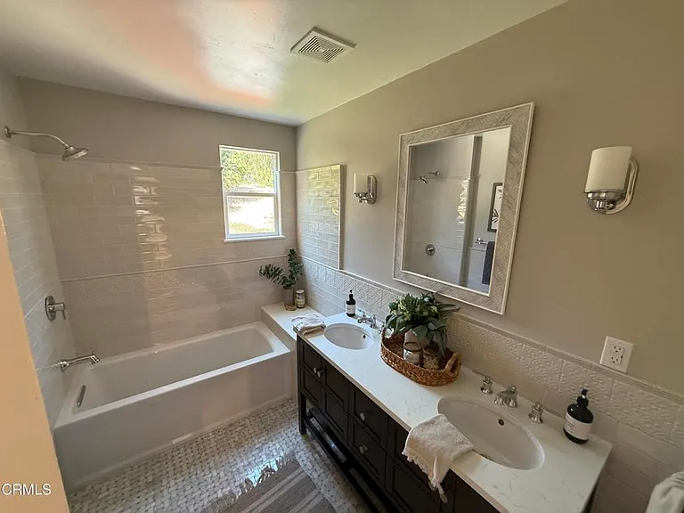 2371 Foster Ave — Photo 10