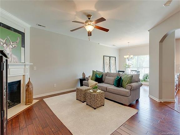 4th image of 5648 Tipperlinn Way