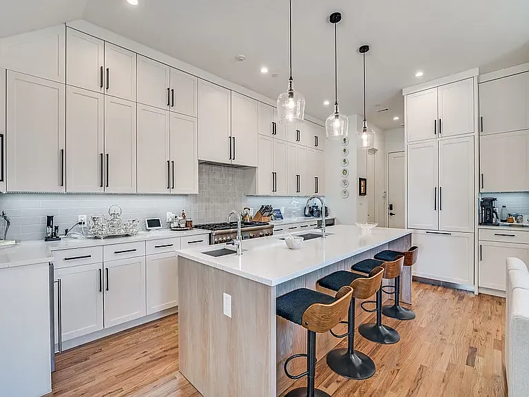 4200 University Blvd — Photo 7