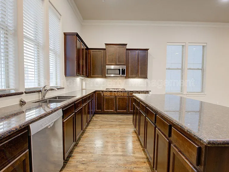 9627 Fannin Sta W — Photo 11
