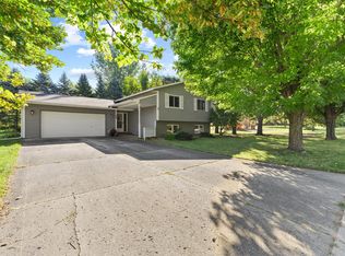 469 Campbell Ln NW, Hutchinson, MN 55350