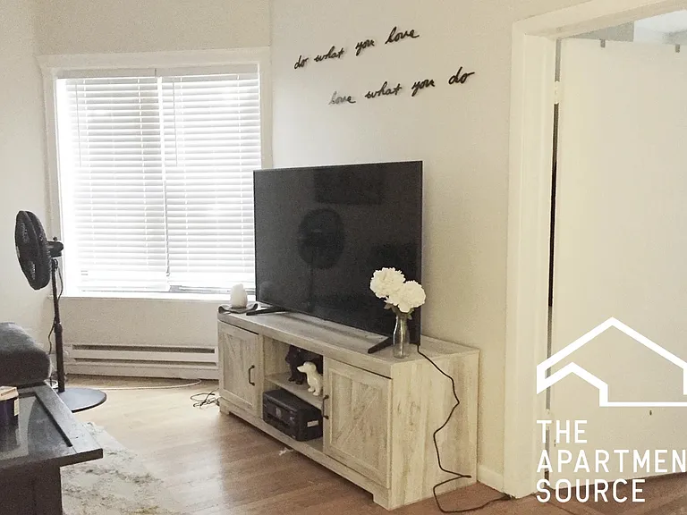 915 W Waveland Ave #3B — Photo 10