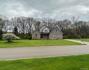 3700 Marie Meadows Dr, White Lake, MI, 48383