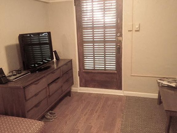 3rd image of 1414 S Pearl St #B