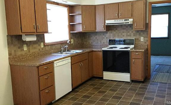 3rd image of 1139 James Dr