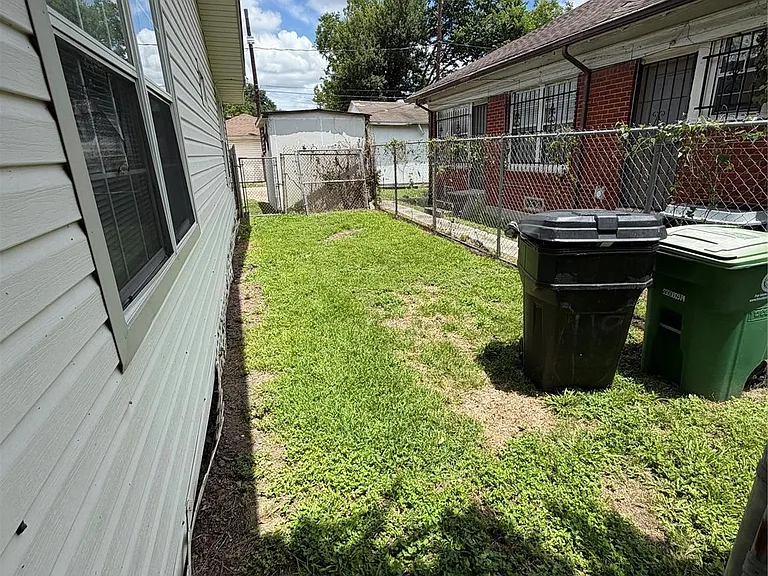 111 Inlane St — Photo 12
