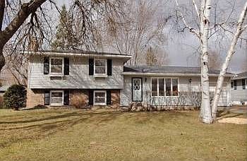 2nd image of 1300 Lyn Way
