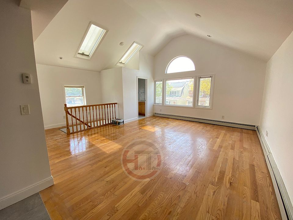 1st image of 846 Wilcox Ave #2