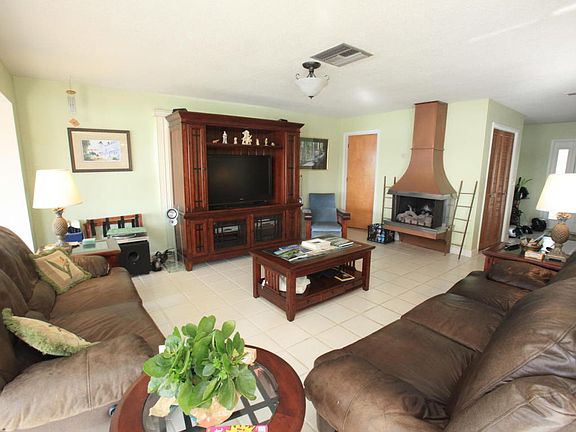 3rd image of 2052 John Anderson Dr