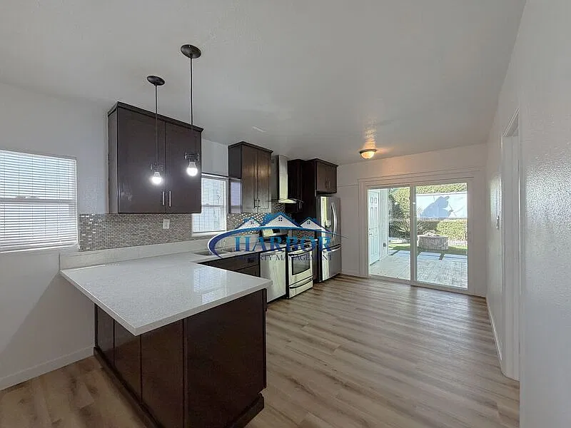 2 bed, 1.0 bath, 816 sqft, $2,895 — Photo 4
