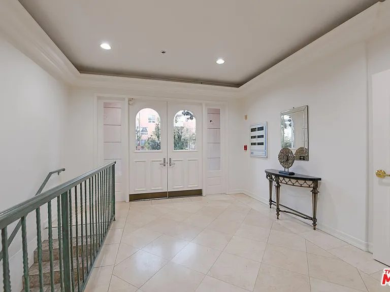 2015 S Beverly Glen Blvd #402 — Photo 7