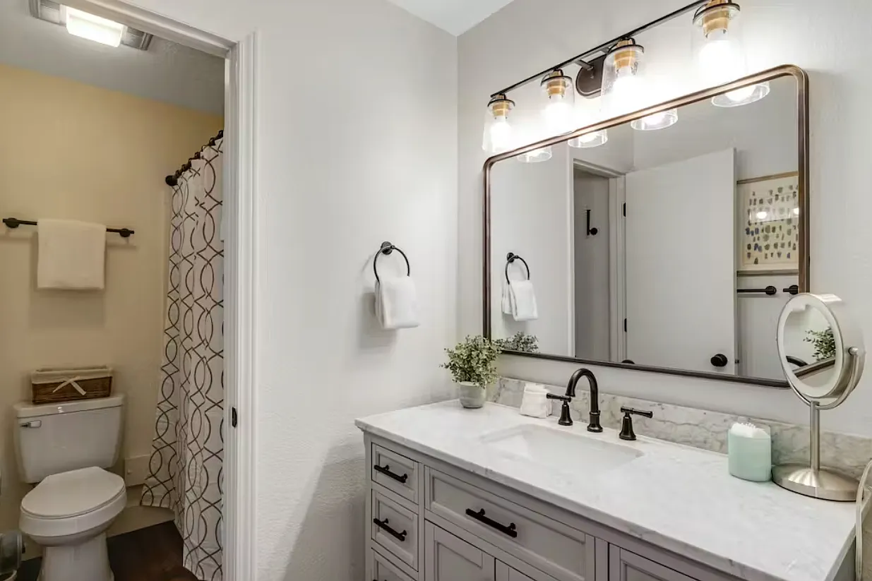 Studio, 469 sqft, $1,350 — Photo 3