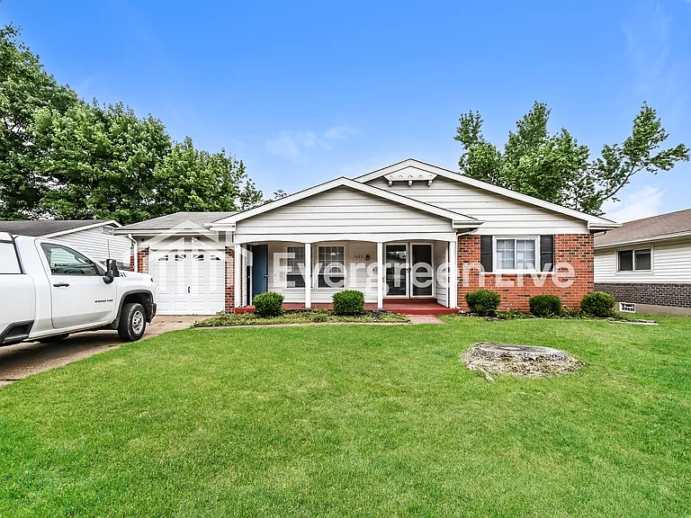 3425 Brookshire Dr — Photo 1