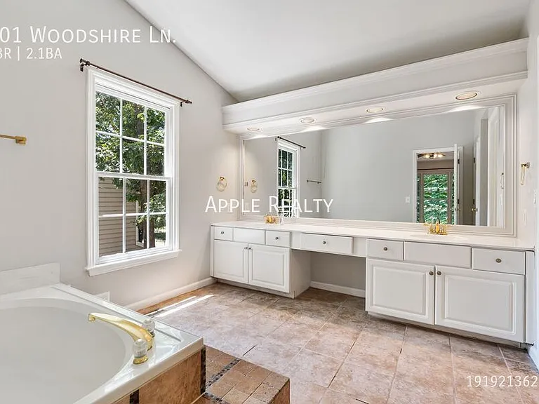 101 Woodshire Ln — Photo 17