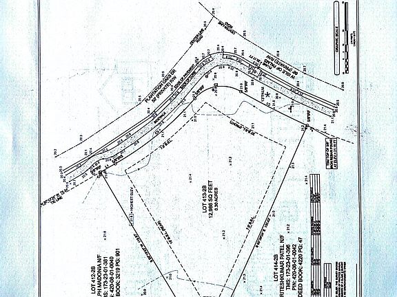 3rd image of 401 Plantation Oaks Dr.