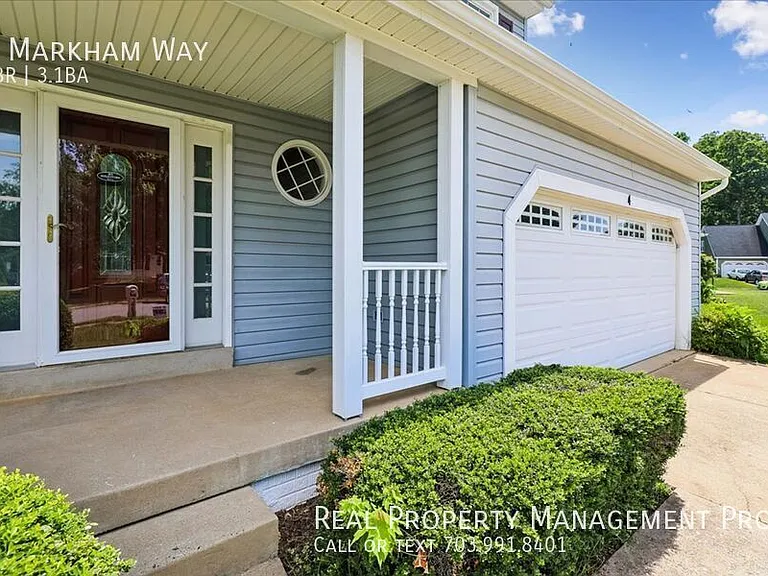 4 Markham Way — Photo 2