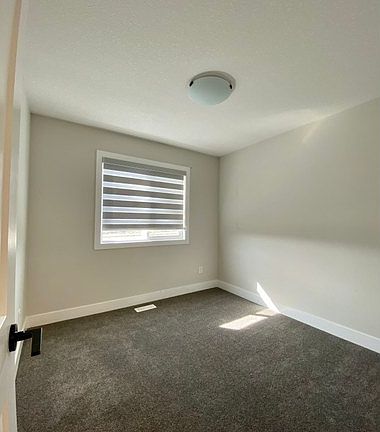 3rd image of 998 Berg Pl