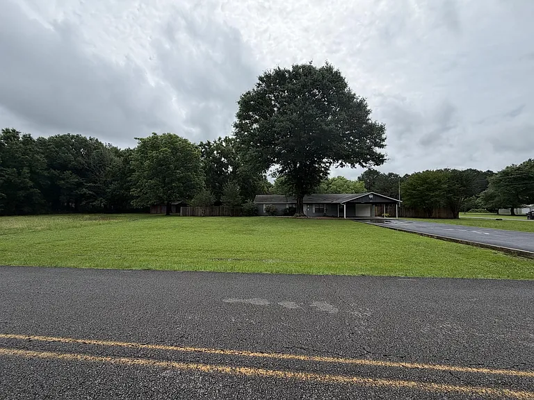 42 Rose Dr — Photo 1