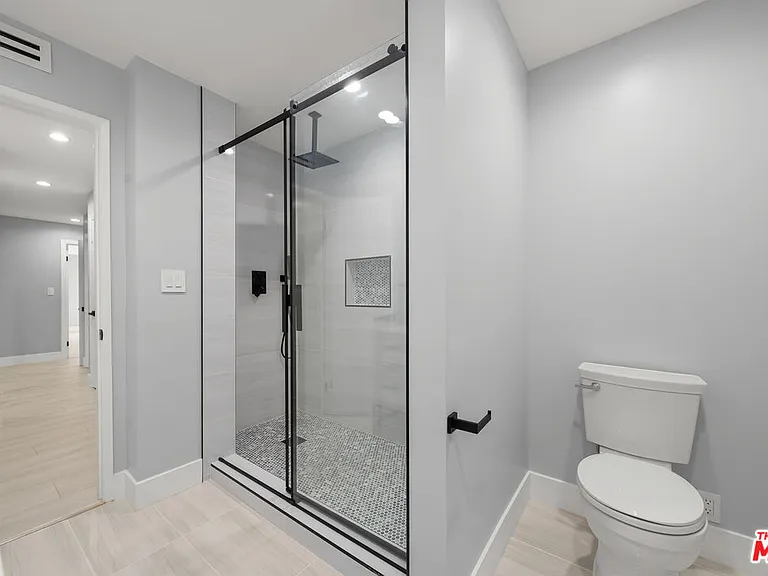441 N Oakhurst Dr #206 — Photo 19
