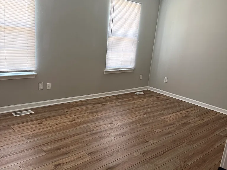 302 Circuit Ln — Photo 5