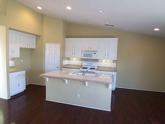 3rd image of 13290 Arvila Dr