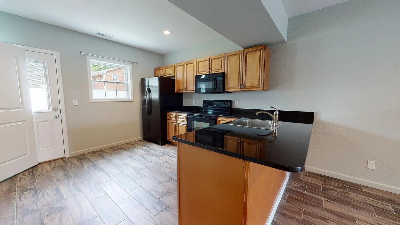1407 Poplar Street Bld. 6 - 605 — Photo 3