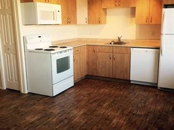 3rd image of 7201 Poplar Dr #251