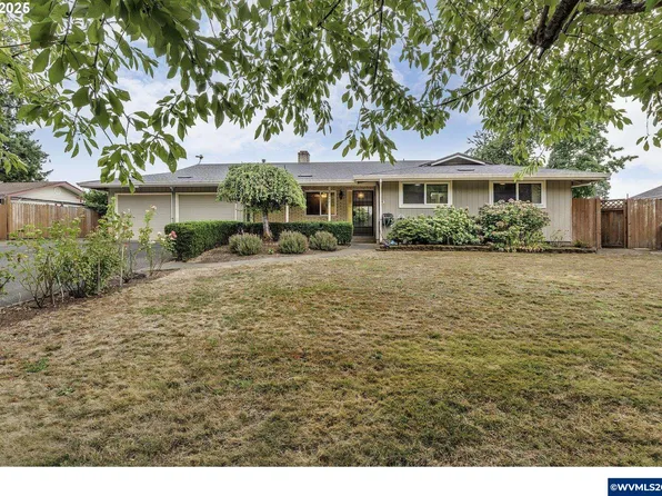 13042 Brookside Dr NE, Aurora, OR 97002