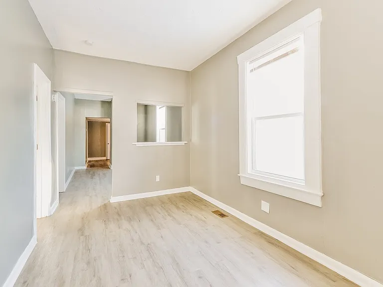 247872_019_living_room_13510464.jpg