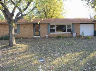 604 E Meadow Lawn St, Manito, IL 61546
