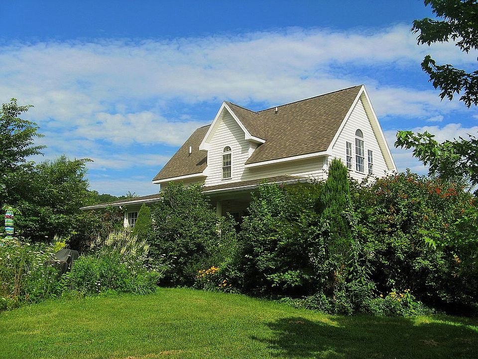2nd image of 61 Pope Farm Rd