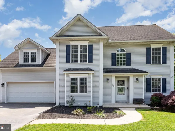 60 Oak Dr, Mount Wolf, PA 17347
