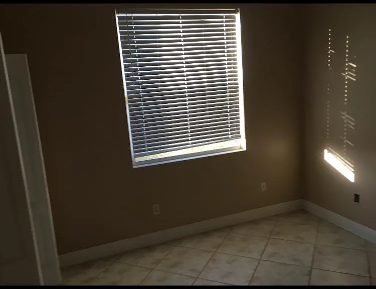 1722 Roosevelt Ave — Photo 15