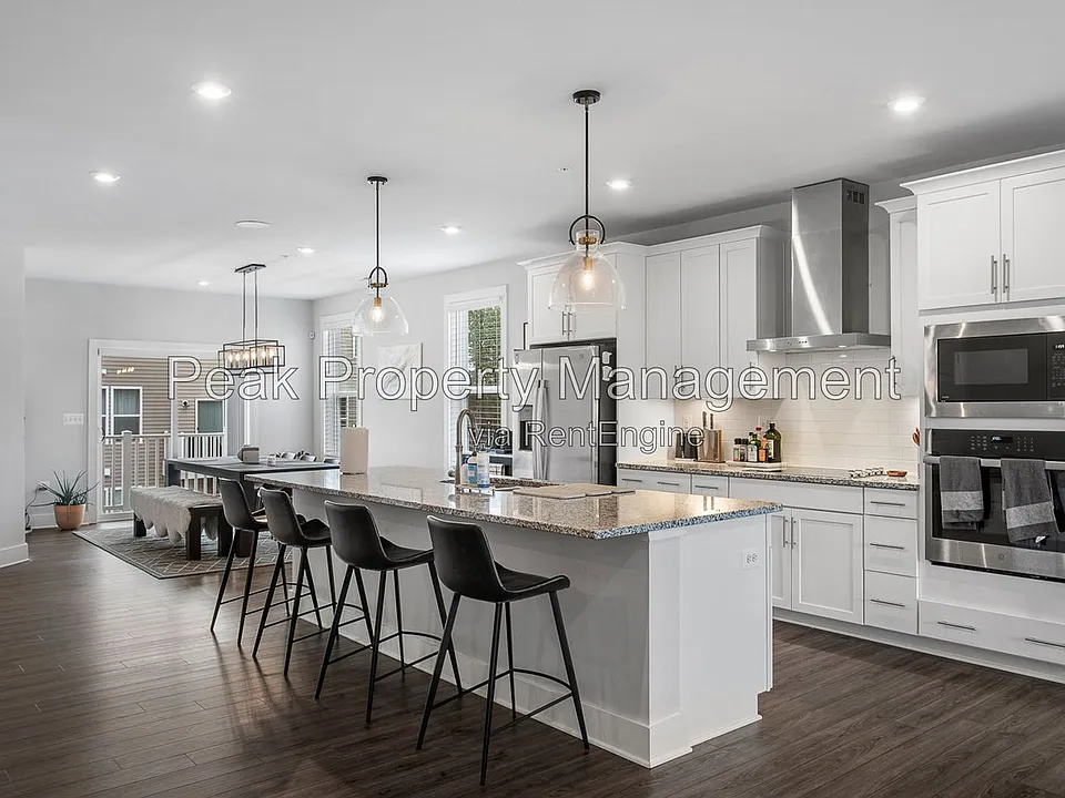 2661 Saint Elias Dr