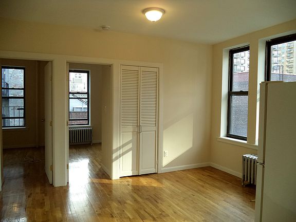 4th image of 226 E 83rd St APT 18