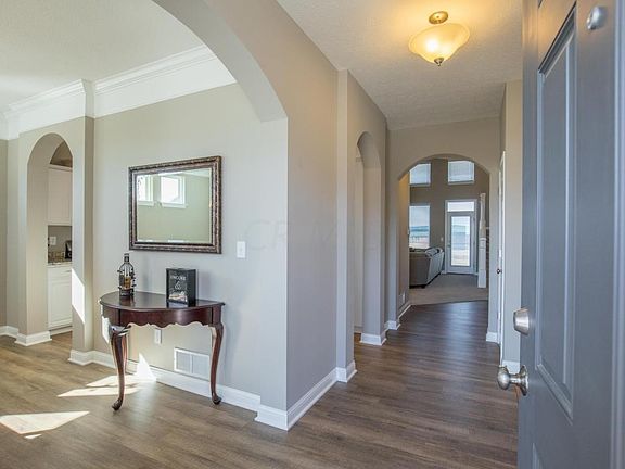 3rd image of 640 Clydesdale Way