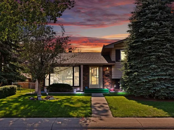 256 NW Parkwood Close SE, Calgary, AB T2J 3V6