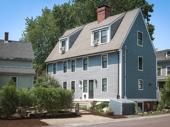 22 Mineral St, Ipswich, MA 01938