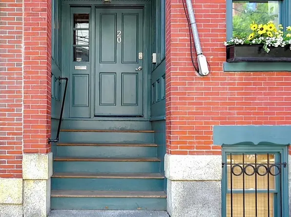 20 Sullivan St #1, Charlestown, MA 02129