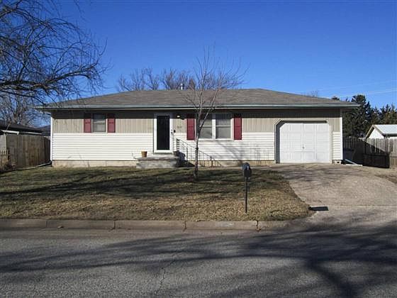 1st image of 928 Willow Dr