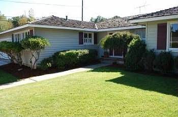 2nd image of 629 W Hillsdale Blvd