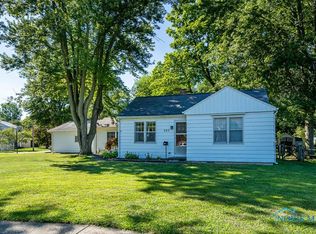 203 Wilkshire Dr, Waterville, OH 43566