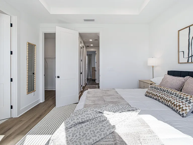 2044 Prudential Dr — Photo 20
