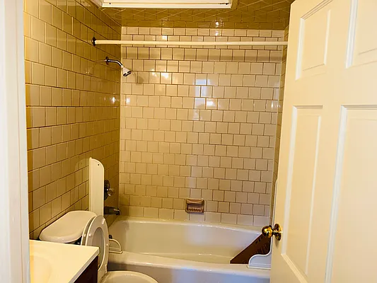 Rented by Fifth & Forever LLC | media 32