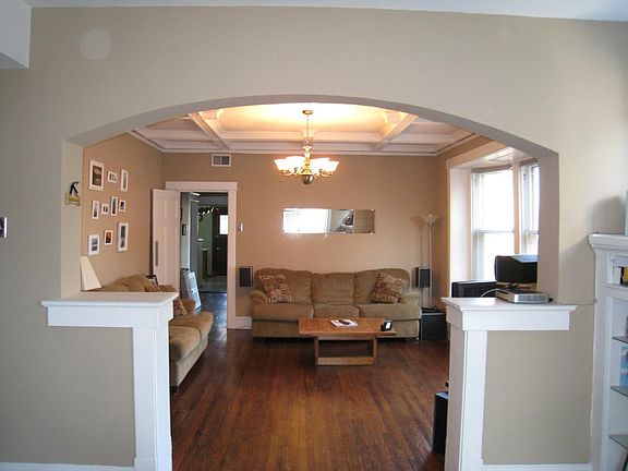 5th image of 5927 Kingsbury Ave #2