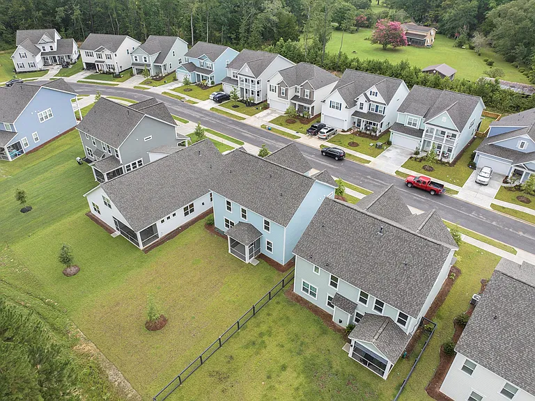 201 Cherry Grove Dr — Photo 32