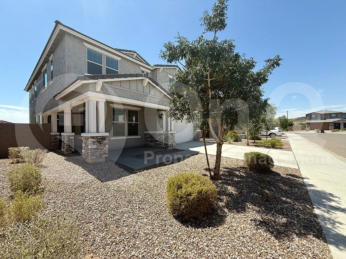 5 bed, 3.0 bath, 3300 sqft, $3,000 — Photo 3