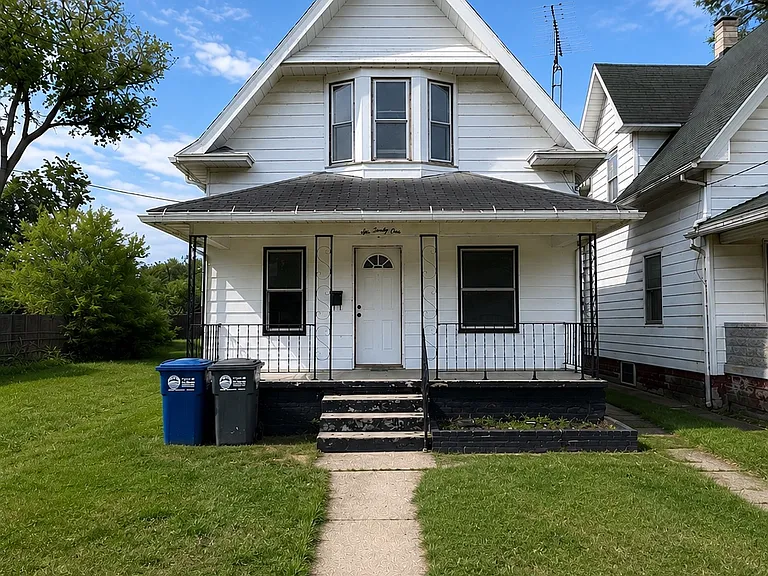 631 Curtis St — Photo 1