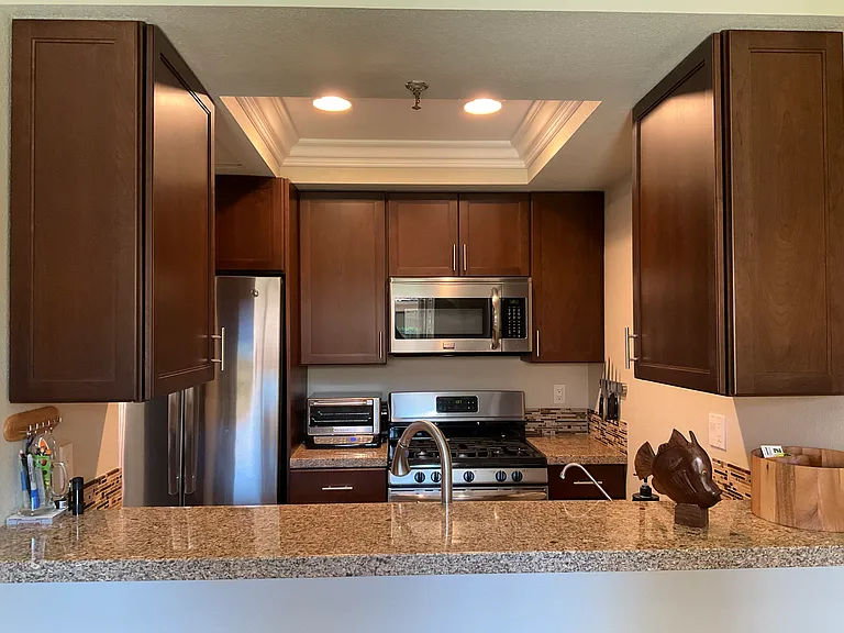 4722 Lakeview Ave — Photo 1